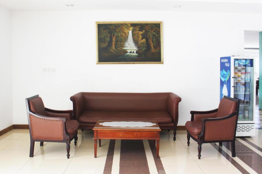 Graha Widjaja Hotel Puncak Exterior photo